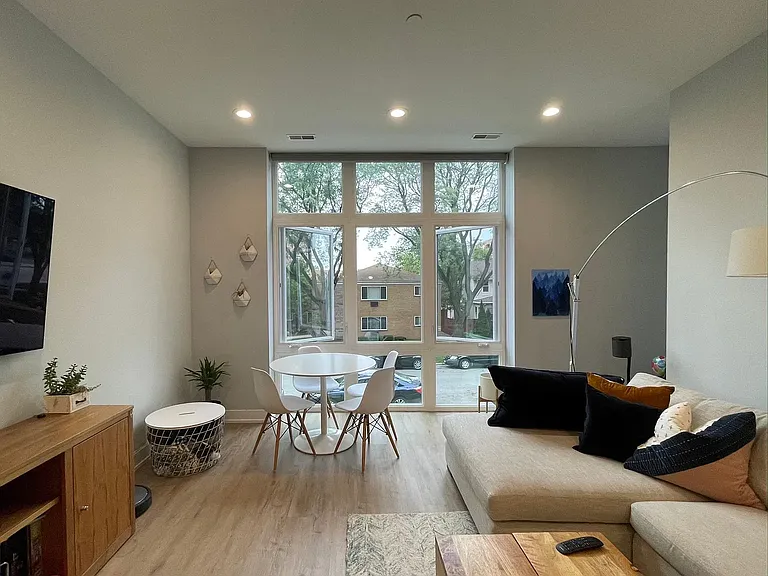 1385 Brown St — Photo 22