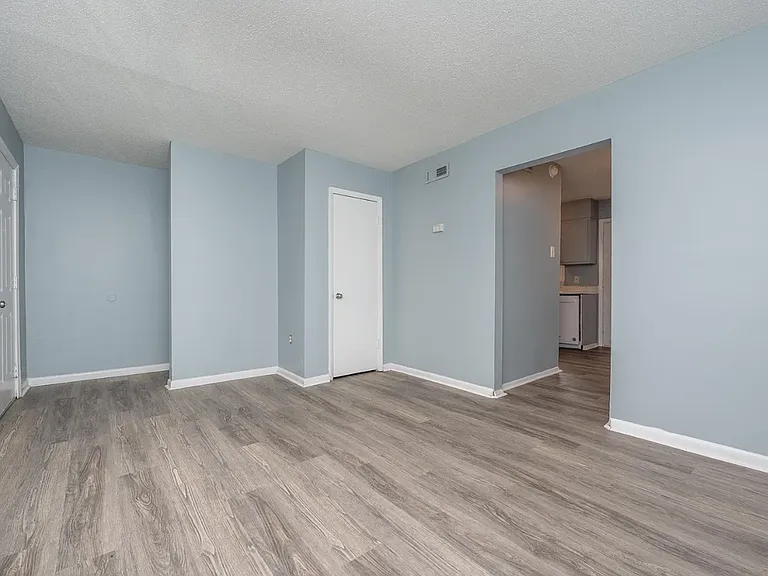 6526 White Horse Rd — Photo 3