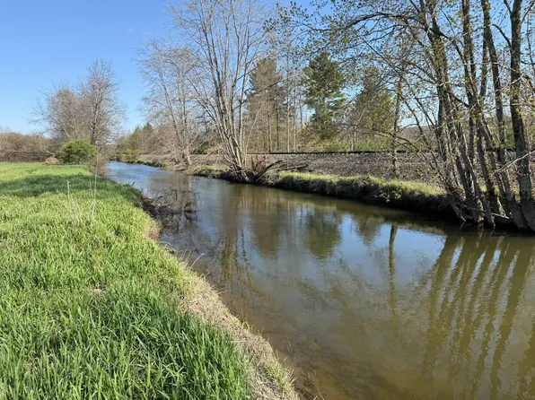 Locey Rd, Corry, PA 16407