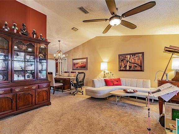 5th image of 28242 Tanglewood Dr