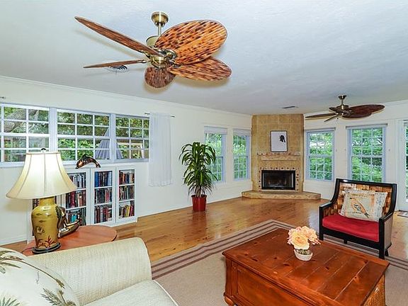 4th image of 2652 Datura St