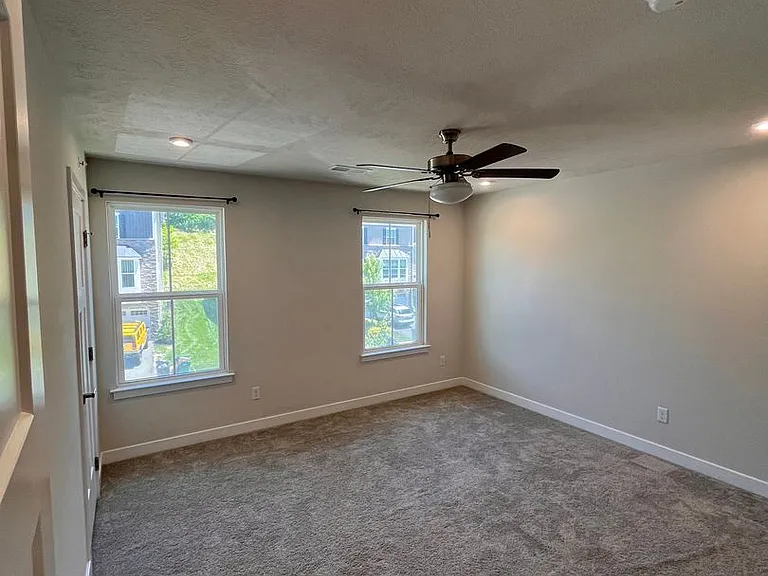 437 Greenwood Dr — Photo 36