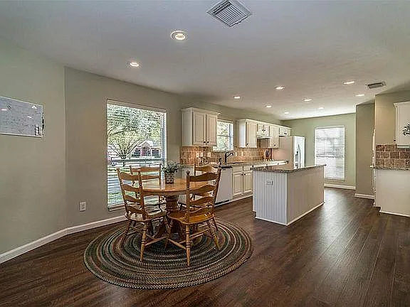 313 Winding Oak Ln S — Photo 9