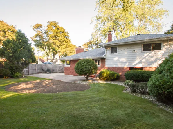 5856 W Fillmore Dr, West Allis, WI 53219