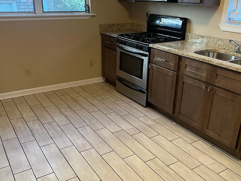 532 Monroe St — Photo 5