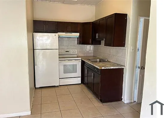 1 bed, 430 sqft, $1,800 — Photo 2