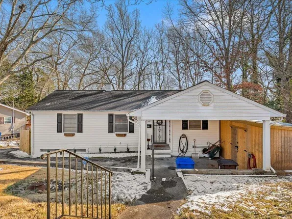 335 East Dr, Oak Ridge, TN 37830