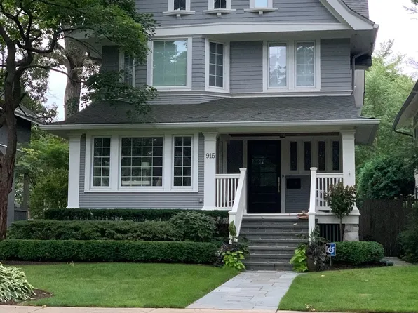 915 Elmwood Ave, Wilmette, IL 60091