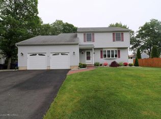 259 Duck Pond Ln, Brick, NJ 08723