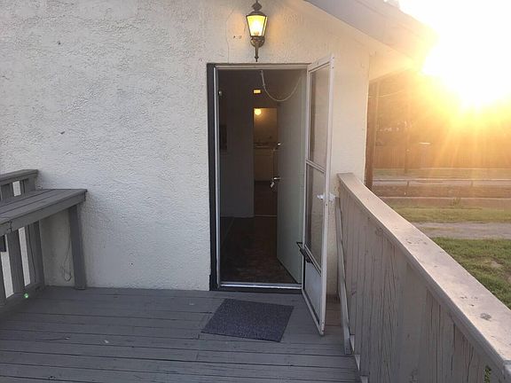 2nd image of 208 NW 2nd Ave