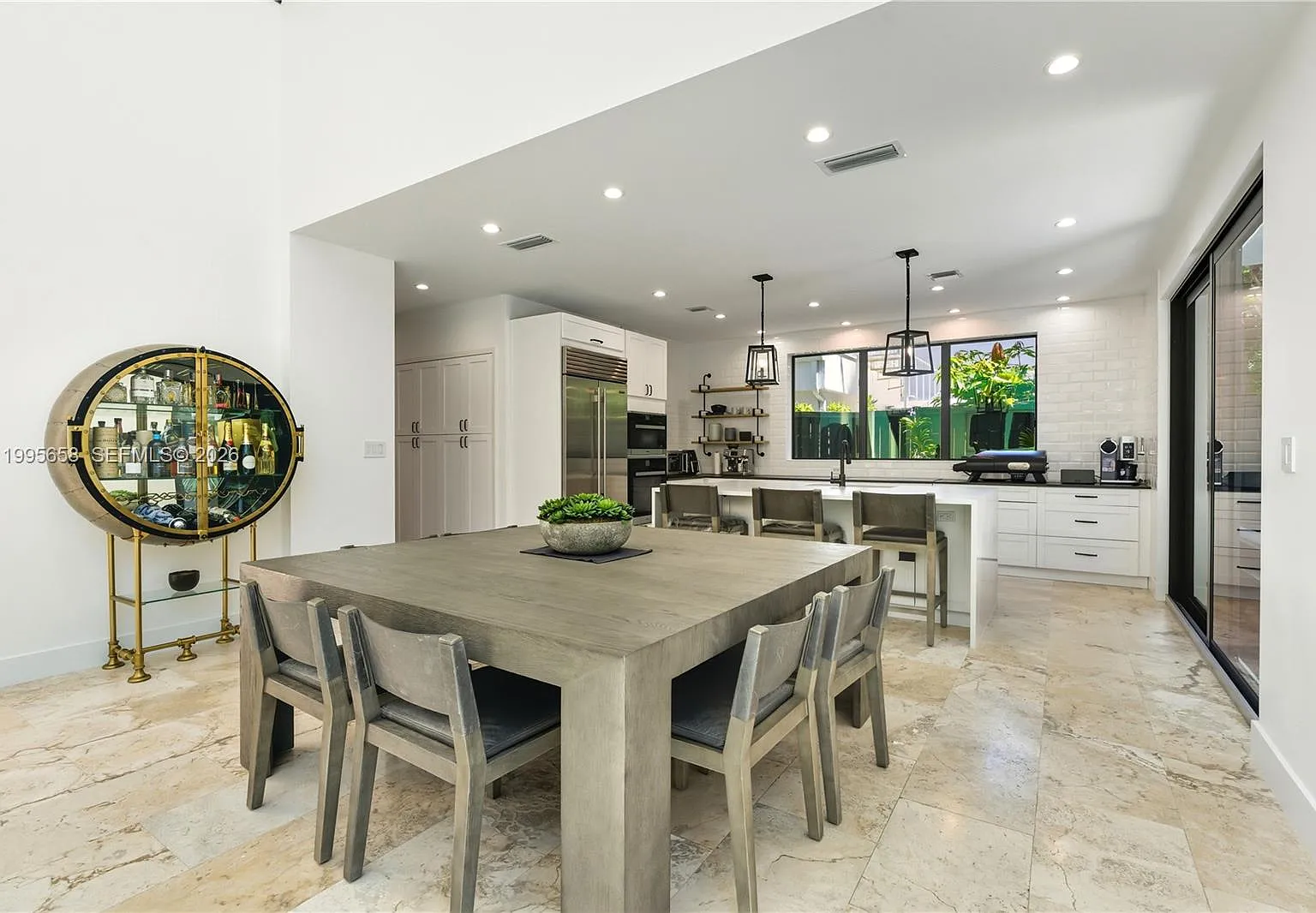 5 bed, 5.0 bath, 3629 sqft, $25,000 — Photo 3