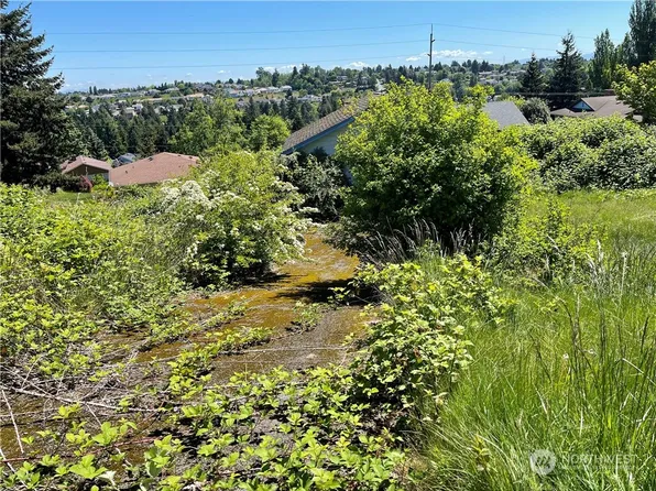 3309 ShoreCliff Drive NE, Tacoma, WA 98422