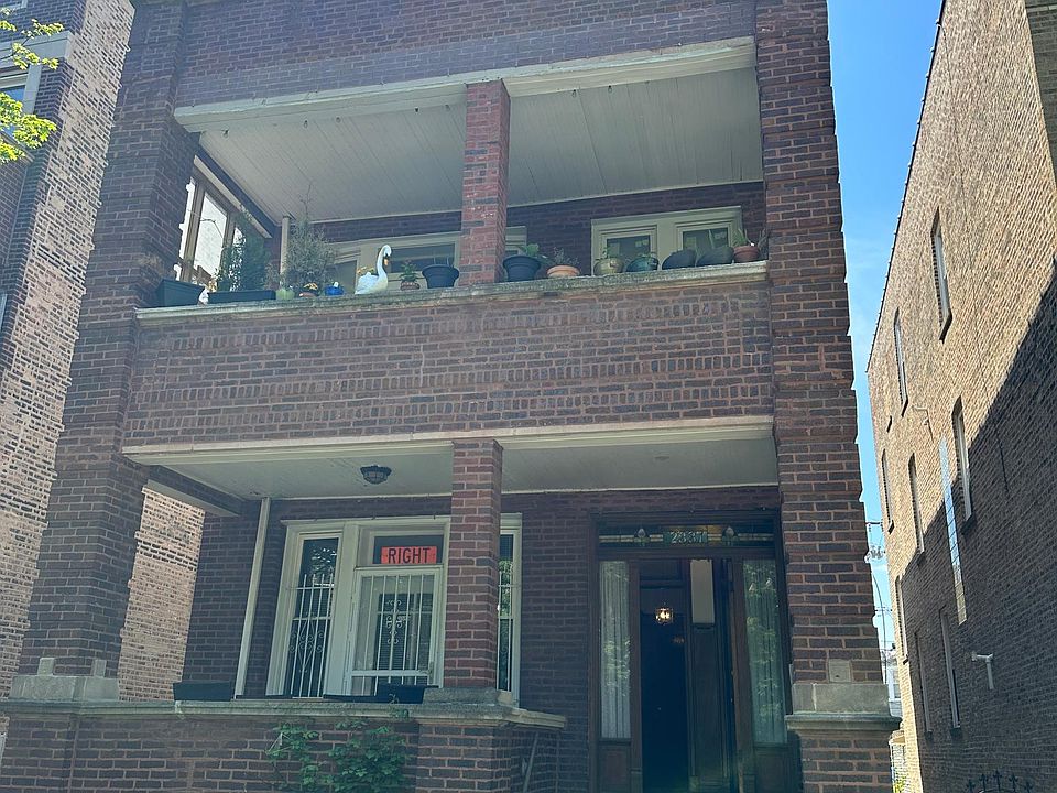 1st image of 2337 W Thomas St #1F