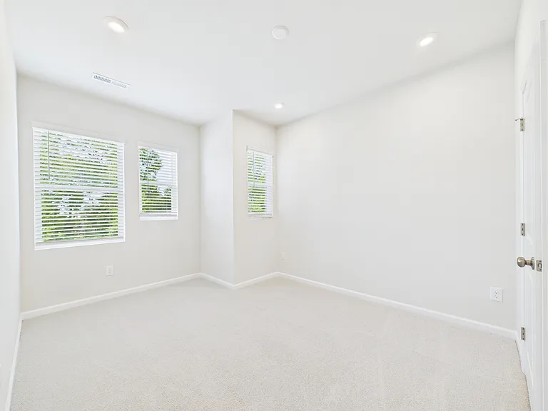 3022 Hutton Gardens Ln — Photo 12