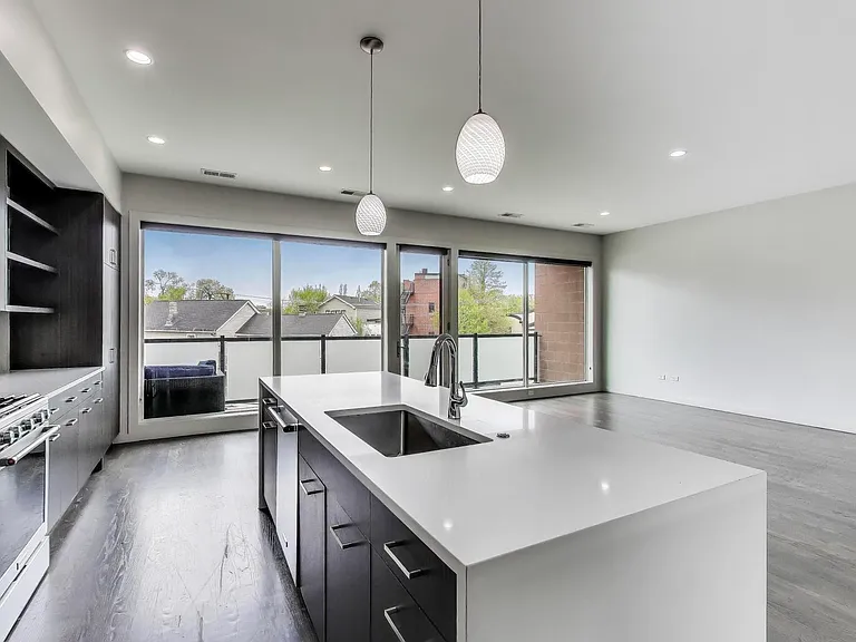2742 N Lincoln Ave #301 — Photo 7