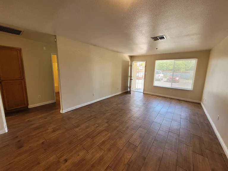 530 S Magnolia Ave — Photo 8