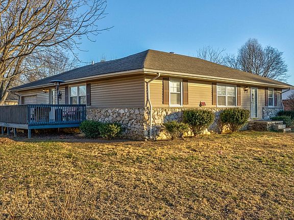 2nd image of 734 Sandra Ln
