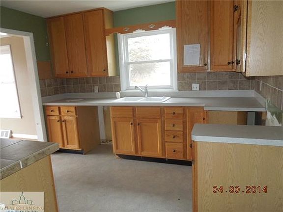 2nd image of 506 E River St