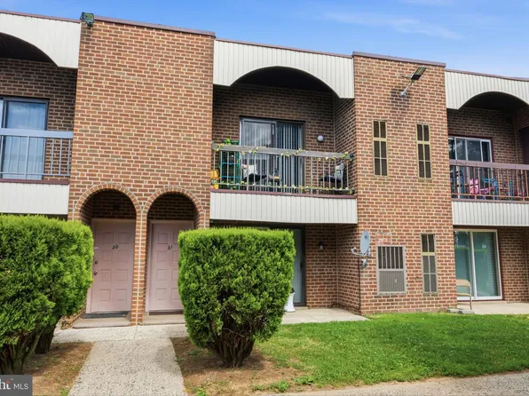 2727 Rhawn 31ab St, Philadelphia, PA 19152