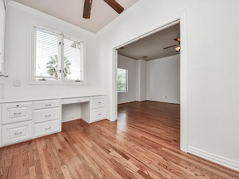605 W Polk St #B — Photo 27