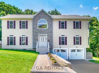18 Grant Rd, Winchester, MA 01890