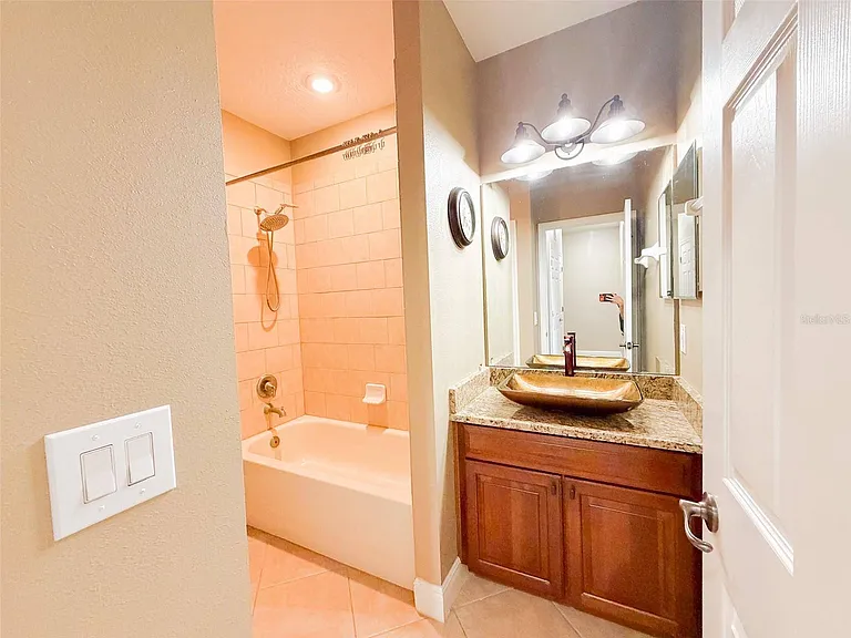 5489 Baldwin Park St — Photo 17
