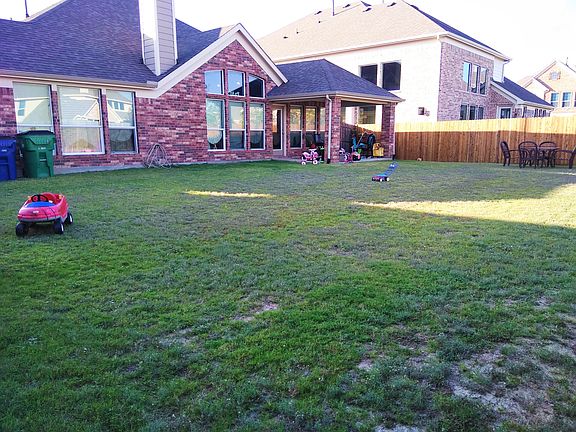 2nd image of 808 Windy Hill Dr