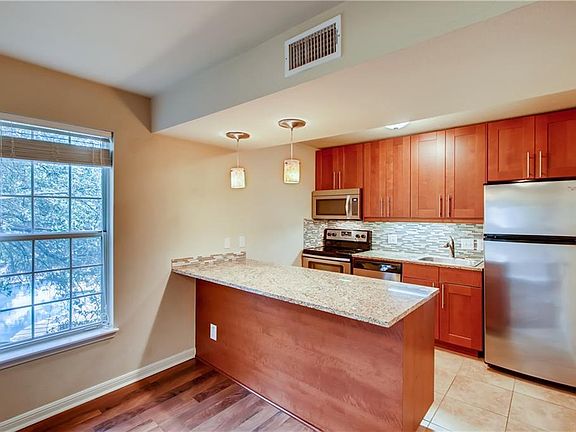 4th image of 7685 Northcross Dr Unit 925