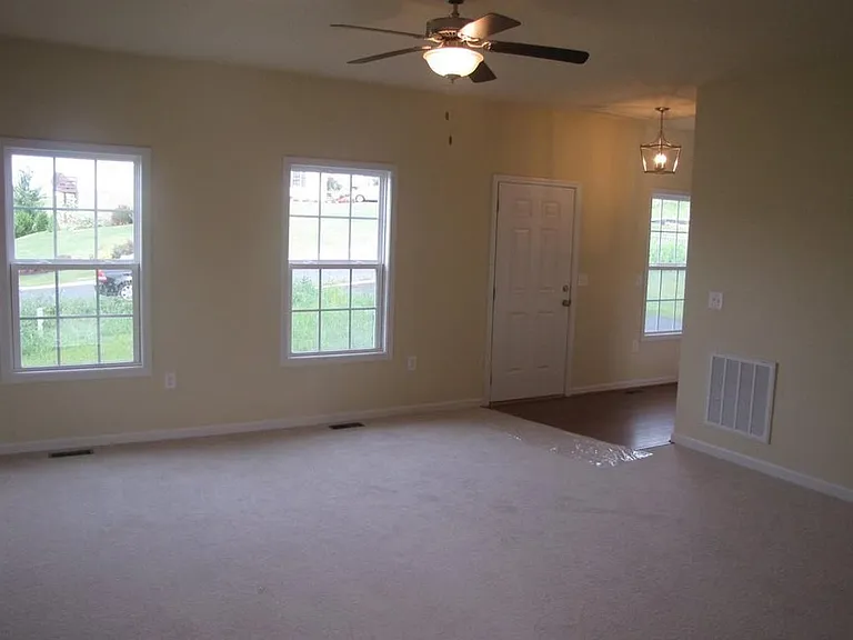 203 Winnbrook St — Photo 11