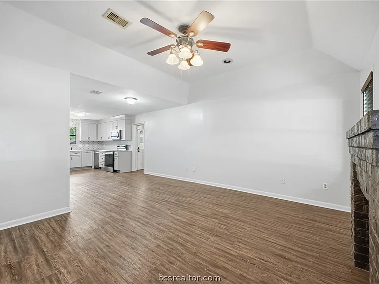 3303 Wildrye Dr — Photo 7