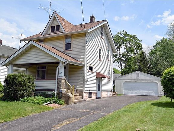 2nd image of 1017 Willard Ave SE