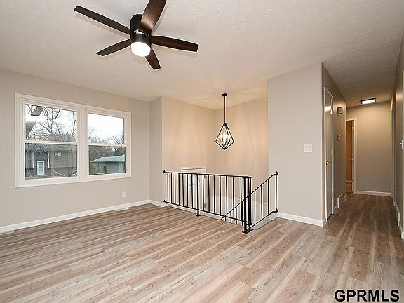 3rd image of 119 Debra Ave