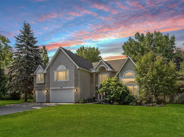 240 Cottonwood Dr, Vadnais Heights, MN 55127
