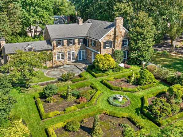 6316 Mossway Rd, Baltimore, MD 21212