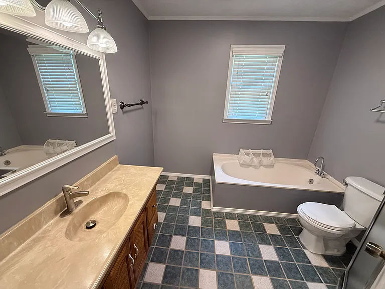 6108 Williams Rd — Photo 15