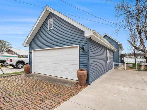 51248 N Shore Dr, Elkhart, IN 46514