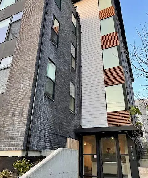 714 10th Ave E #2 — Photo 1