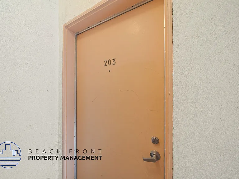 3223 Bagley Ave. — Photo 15