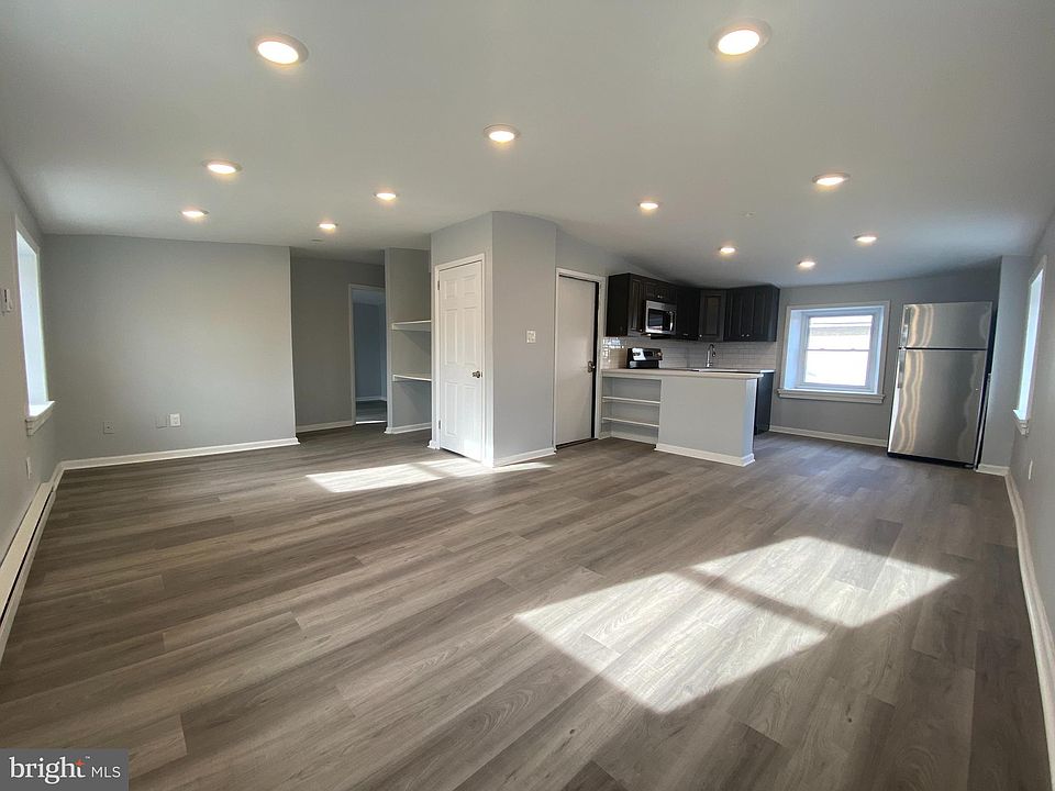 1st image of 21 E Price St #3