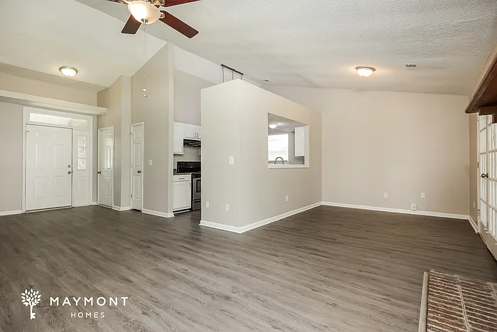3 bed, 2.0 bath, 1264 sqft, $2,155 — Photo 3