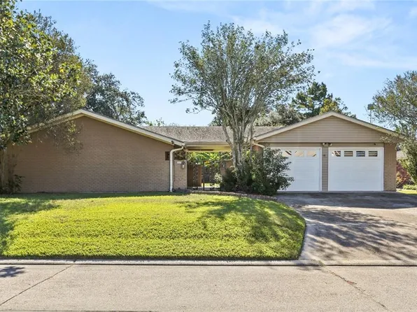 307 Schlief Dr, Belle Chasse, LA 70037