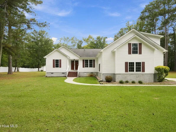 900 Perrytown Road, New Bern, NC 28562