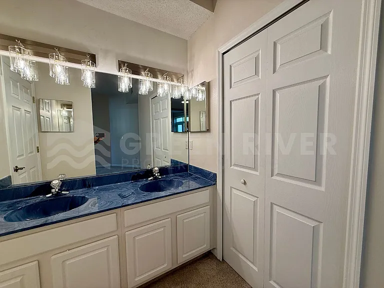 204 Augusta Cir — Photo 17