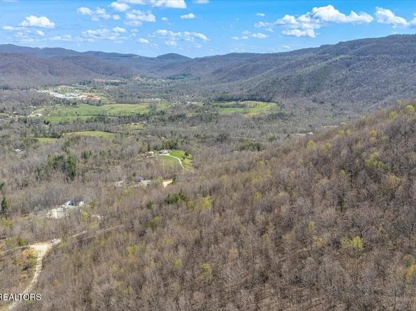 422 Crooked Branch Rd, Huntsville, TN 37756