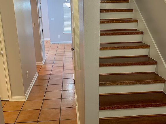2nd image of 320 Cedarwood Dr #320