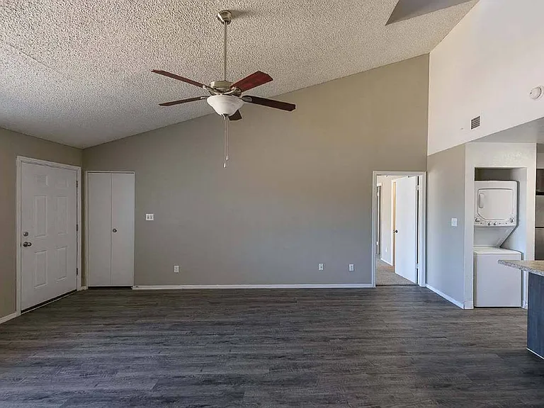 The Flats at Peoria — Photo 13