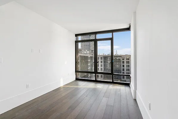 Rented by Modern Spaces | media 6