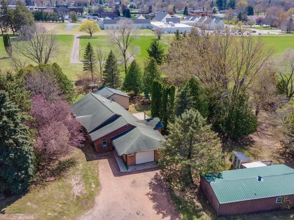 204 E Waushara St, Berlin, WI 54923