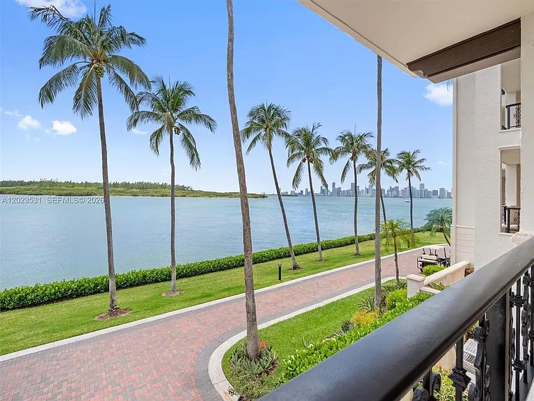 2425 Fisher Island Dr #5205 — Photo 29