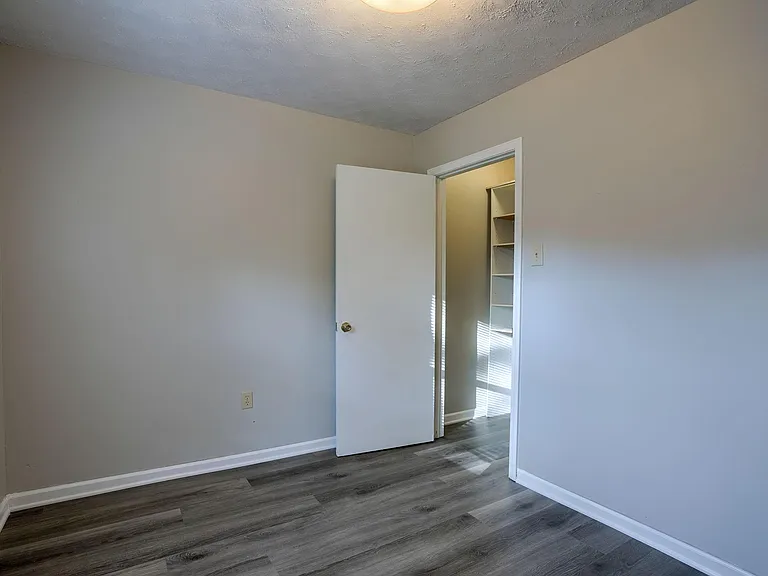 273 Shanahan Rd — Photo 37